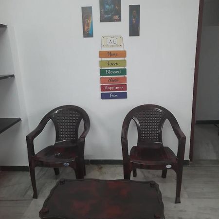 White House- 1Bk Pleasant Apartment With Open Terrace Coimbatore Exterior photo